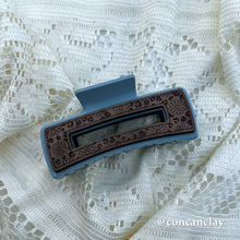 Load image into Gallery viewer, Medium Cheetah Hair Claw