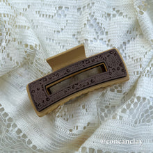 Load image into Gallery viewer, Medium Cheetah Hair Claw