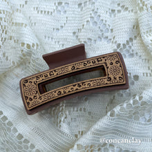 Load image into Gallery viewer, Medium Cheetah Hair Claw