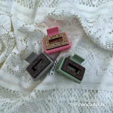 Load image into Gallery viewer, Small Cheetah Hair Claw