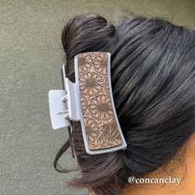 Load image into Gallery viewer, Medium Flower Bee Hair Claw