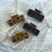 Load image into Gallery viewer, Medium Flower Bee Hair Claw