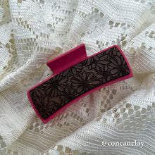 Load image into Gallery viewer, Medium Flower Hair Claw