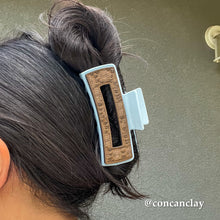 Load image into Gallery viewer, Medium Cheetah Hair Claw
