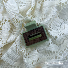 Load image into Gallery viewer, Small Cheetah Hair Claw
