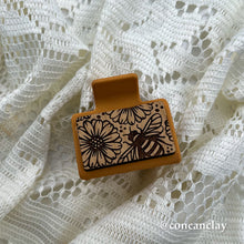 Load image into Gallery viewer, Small Flower Bee Hair Claw
