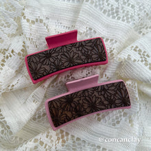 Load image into Gallery viewer, Medium Flower Hair Claw
