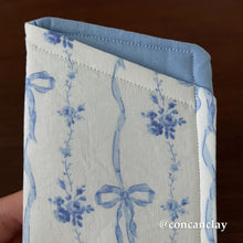 Load image into Gallery viewer, Blue Bows - Eyewear Pouch
